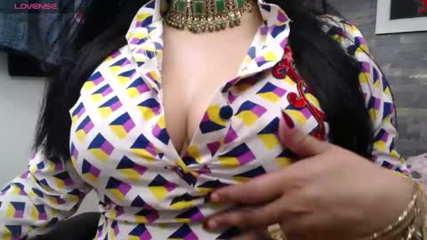 Snapshot of daliadubey chatting on 04-23-26, 12:29 dalia dubey online show from 04-23-26, 12:29