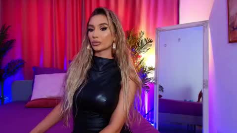 Snapshot of dalidaselena chatting on 09-22-25, 10:28 DalidaSelena online show from 09-22-25, 10:28