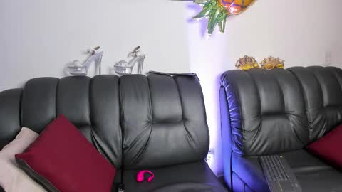 Snapshot of dalila__lu chatting on 11-08-25, 12:16 Dalila Lu online show from 11-08-25, 12:16