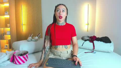 Snapshot of dalila_sette chatting on 05-19-26, 11:27 dalila sette online show from 05-19-26, 11:27