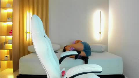 Snapshot of dalila_sette chatting on 05-28-26, 12:57 dalila sette online show from 05-28-26, 12:57