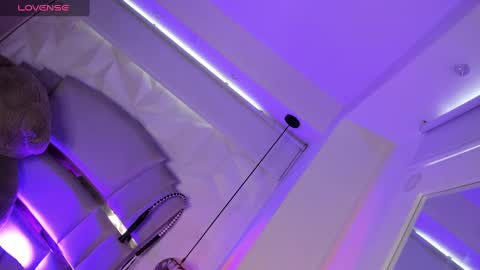 Snapshot of dalila_thoms chatting on 01-29-25, 01:28 Dalila online show from 01-29-25, 01:28