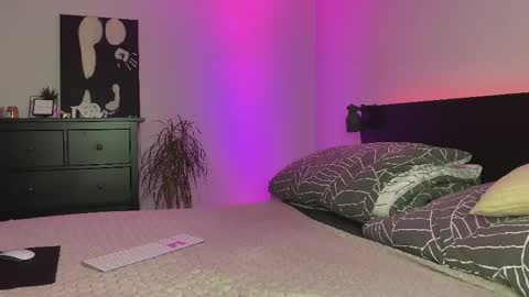 dalmatian_girl online show from 04-18-26, 07:07