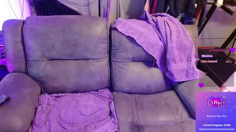 Snapshot of damadevotchka chatting on 10-01-25, 01:11 damadevotchka online show from 10-01-25, 01:11