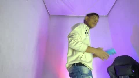 Snapshot of damar_felipe chatting on 12-04-25, 07:44 damar_felipe online show from 12-04-25, 07:44