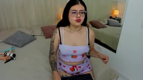 Damaris Ponce online show from 06-30-26, 03:51