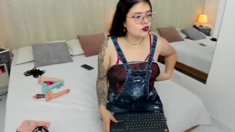 Damaris Ponce online show from 07-04-26, 03:35