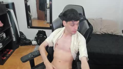 Snapshot of damian_blue_ chatting on 11-27-25, 04:58 Damian online show from 11-27-25, 04:58