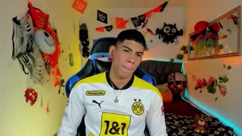 Damian online show from 10-27-25, 03:10