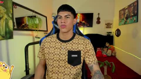 Snapshot of damian_latinxxx chatting on 04-25-26, 04:59 Damian online show from 04-25-26, 04:59