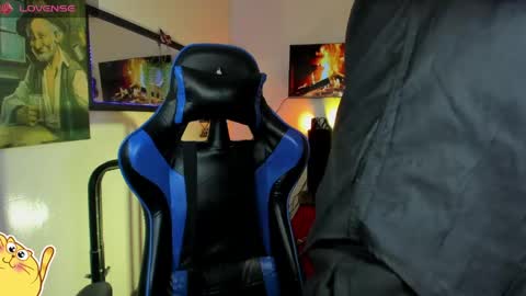 Snapshot of damian_latinxxx chatting on 04-27-26, 12:08 Damian online show from 04-27-26, 12:08
