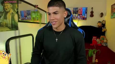 Snapshot of damian_latinxxx chatting on 05-04-26, 12:28 Damian online show from 05-04-26, 12:28
