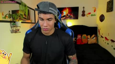 Snapshot of damian_latinxxx chatting on 05-18-26, 04:07 Damian online show from 05-18-26, 04:07