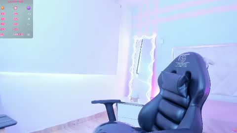 damian_tay1 online show from 07-11-26, 11:57