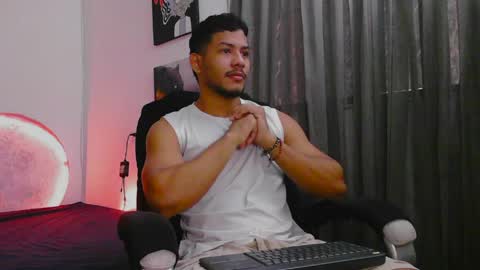 instagram damiannreed. online show from 04-01-26, 01:01