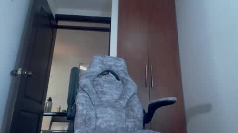 dammuscle online show from 02-18-26, 04:47