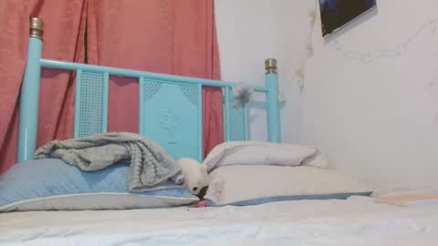 Snapshot of damn_milaa chatting on 12-23-25, 06:11 damn_milaa online show from 12-23-25, 06:11