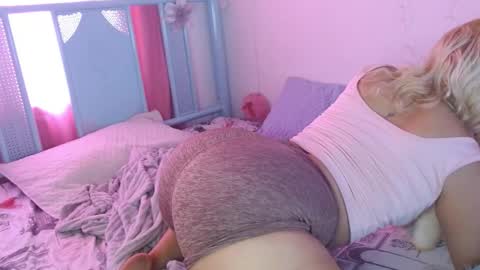 Snapshot of damn_milaa chatting on 01-06-26, 06:11 damn_milaa online show from 01-06-26, 06:11