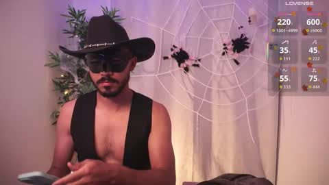 Snapshot of damon_frost chatting on 10-28-25, 01:58 damon_frost online show from 10-28-25, 01:58