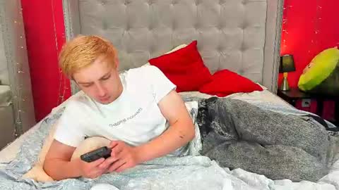 Snapshot of damonlux chatting on 07-12-26, 06:04 Damon online show from 07-12-26, 06:04
