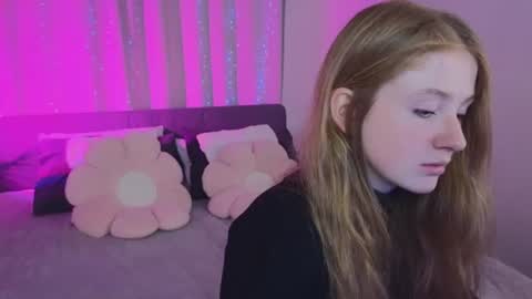 Snapshot of dan1ella_sun chatting on 06-17-26, 03:35 dan1ella_sun online show from 06-17-26, 03:35