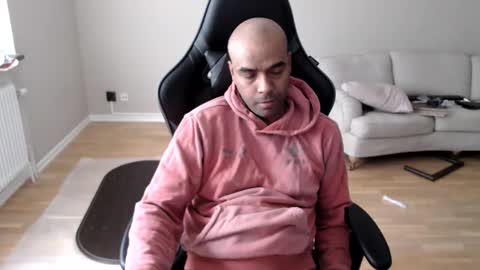 Snapshot of dan_the_man43 chatting on 03-07-26, 12:35 dan_the_man43 online show from 03-07-26, 12:35