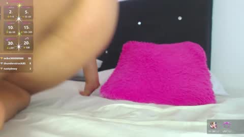 Snapshot of dana_moore_ chatting on 02-21-25, 04:48 danna online show from 02-21-25, 04:48