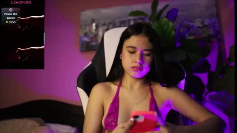 Snapshot of danaa_rouse chatting on 11-26-25, 09:27 danaa_rouse online show from 11-26-25, 09:27