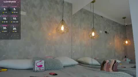 Snapshot of danaandthamaraangels chatting on 06-19-26, 10:13 online show from 06-19-26, 10:13