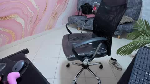 Danaa Rey online show from 02-28-25, 05:48