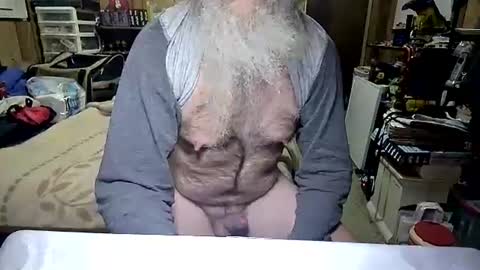 Snapshot of danagm chatting on 12-22-25, 01:30 Dana online show from 12-22-25, 01:30