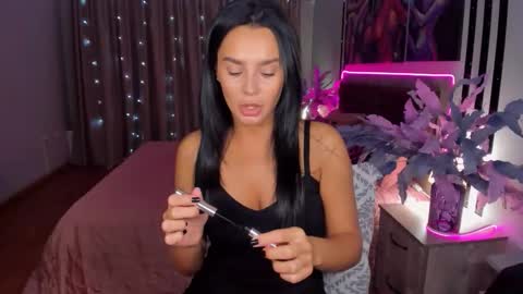 Snapshot of danamiers chatting on 10-24-25, 04:09 DanaMiers online show from 10-24-25, 04:09