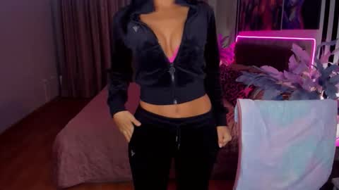 Snapshot of danamiers chatting on 11-08-25, 05:18 DanaMiers online show from 11-08-25, 05:18