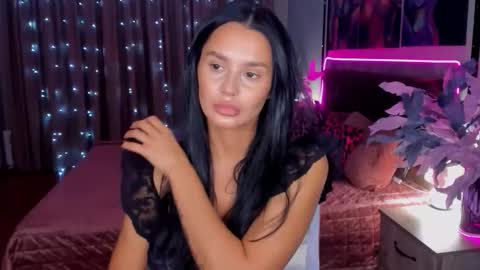 Snapshot of danamiers chatting on 11-17-25, 03:45 DanaMiers online show from 11-17-25, 03:45