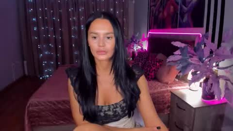 Snapshot of danamiers chatting on 11-18-25, 03:56 DanaMiers online show from 11-18-25, 03:56