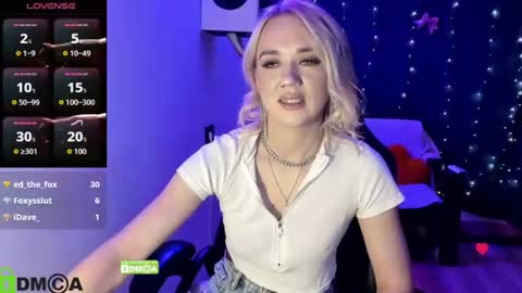 Snapshot of dances_queen chatting on 06-18-26, 09:14 dances_queen online show from 06-18-26, 09:14
