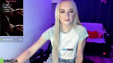 Snapshot of dances_queen chatting on 07-15-26, 07:13 dances_queen online show from 07-15-26, 07:13