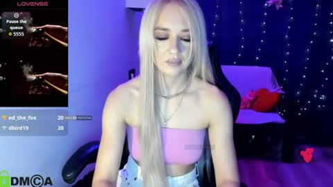 Snapshot of dances_queen chatting on 07-17-26, 07:15 dances_queen online show from 07-17-26, 07:15