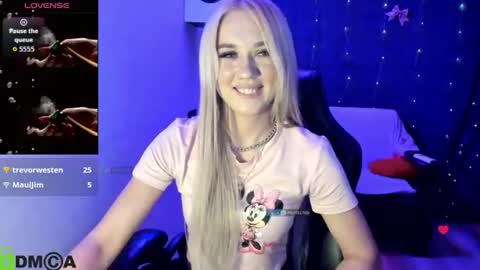 Snapshot of dances_queen chatting on 07-20-26, 10:39 dances_queen online show from 07-20-26, 10:39