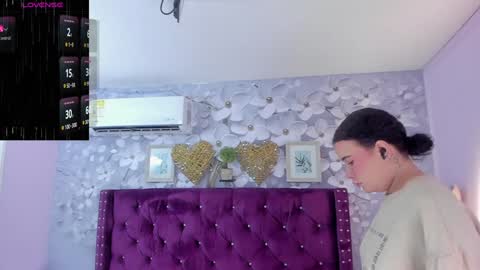 Snapshot of danee_19 chatting on 01-29-25, 10:48 Daniela online show from 01-29-25, 10:48