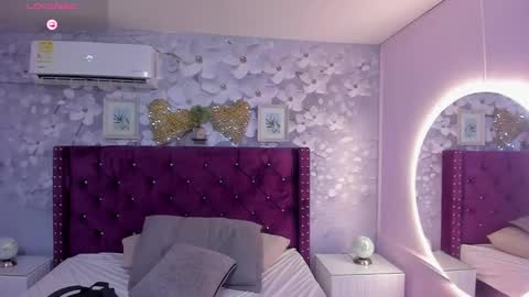 Snapshot of danee_19 chatting on 02-28-25, 11:36 Daniela online show from 02-28-25, 11:36