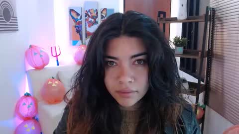 Veronica online show from 10-29-25, 10:39