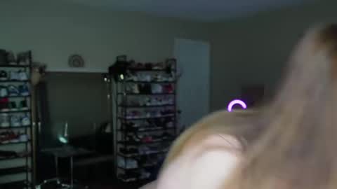 Snapshot of dangerouslybeautiful chatting on 02-19-25, 07:05 Lexi online show from 02-19-25, 07:05