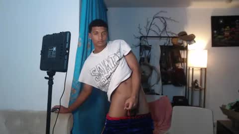 Snapshot of dani_brown19 chatting on 06-15-26, 01:19 dani_brown19 online show from 06-15-26, 01:19