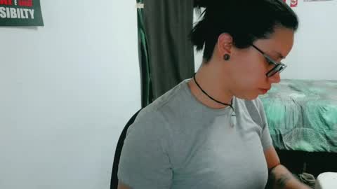 dani y jocelyn online show from 04-12-26, 06:57