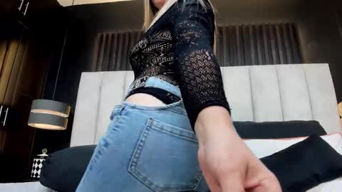 Snapshot of dania_moore_ chatting on 03-24-26, 07:52 JANE online show from 03-24-26, 07:52