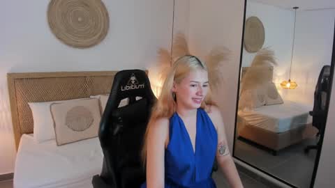 Snapshot of daniand_ chatting on 09-30-25, 11:59 D A N I A online show from 09-30-25, 11:59