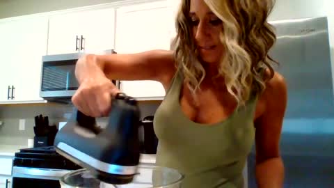 Snapshot of danibrass1 chatting on 06-19-26, 01:04 DaniBrass1 online show from 06-19-26, 01:04