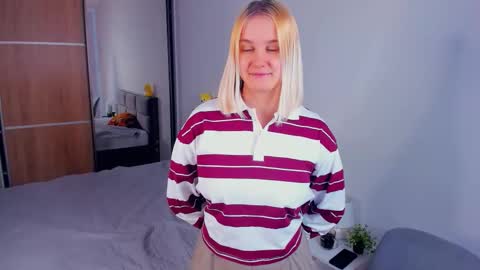 Carnelia online show from 03-11-26, 07:03