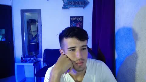 daniel_velez26 online show from 12-01-25, 01:32